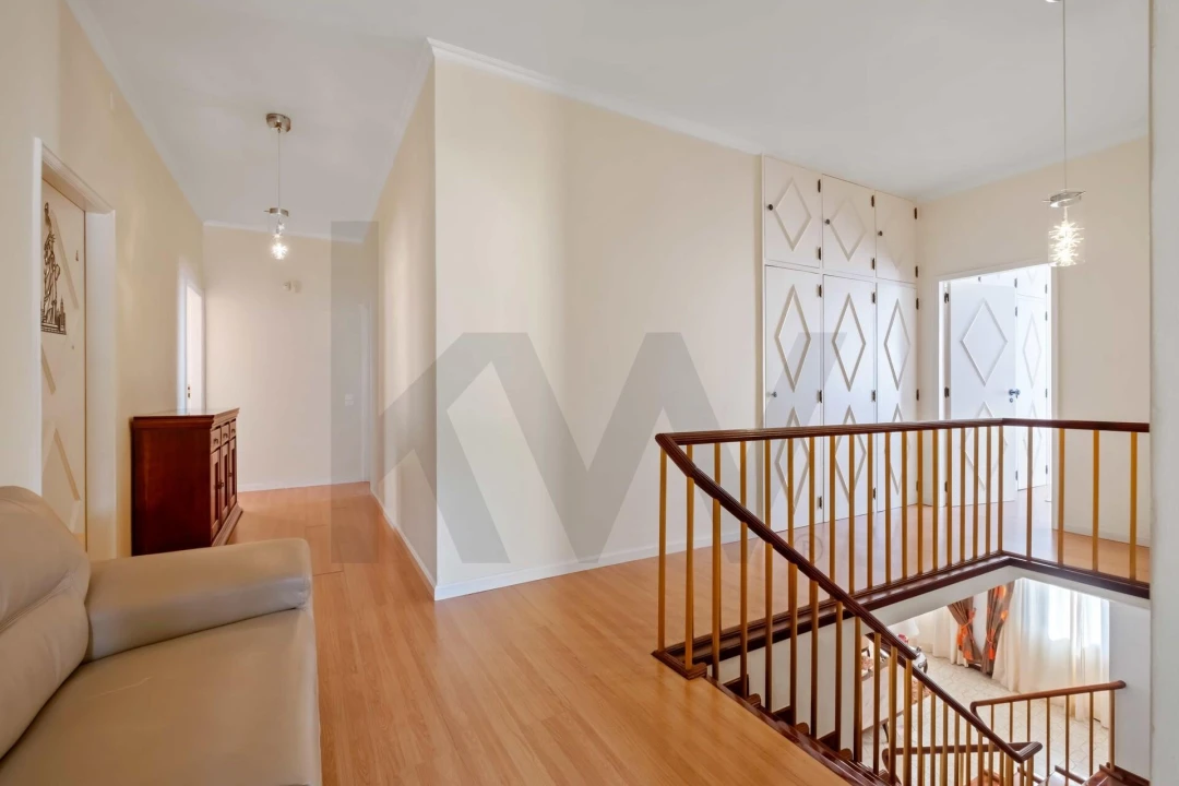 Moradia T4 para Venda em Camara de Lobos Foto 24