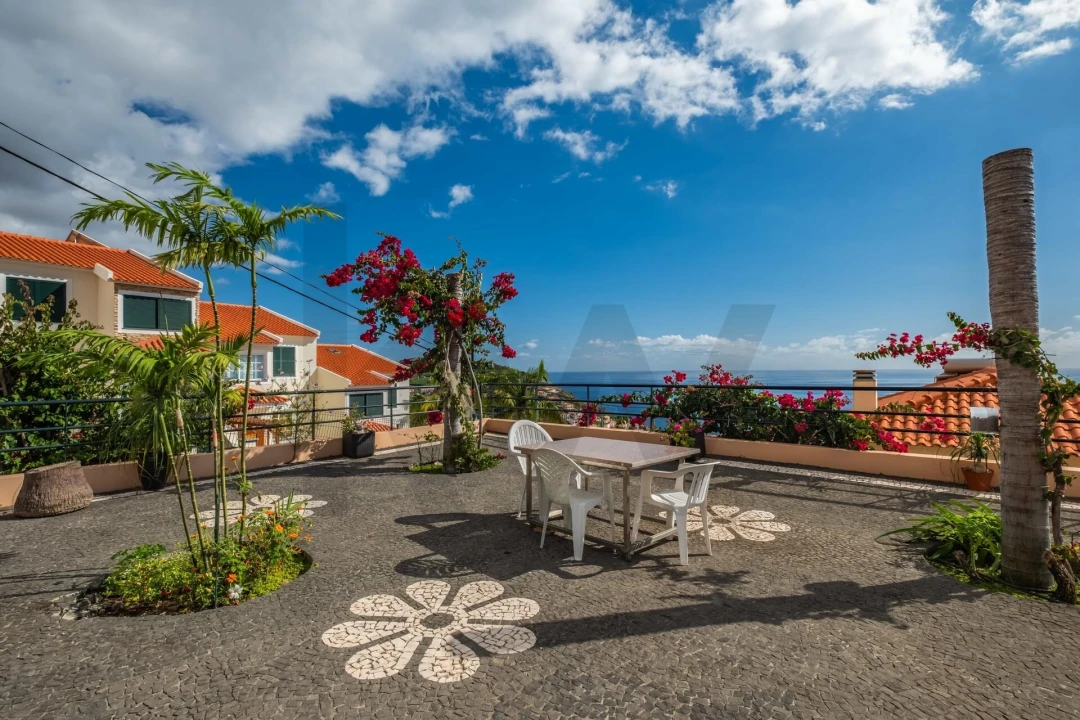 Moradia T4 para Venda em Camara de Lobos Foto 5