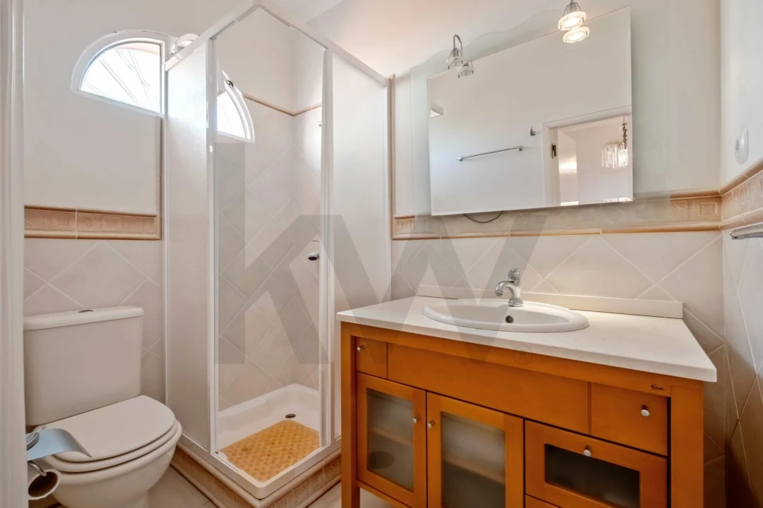 Moradia T4 para Venda em Camara de Lobos Foto 19