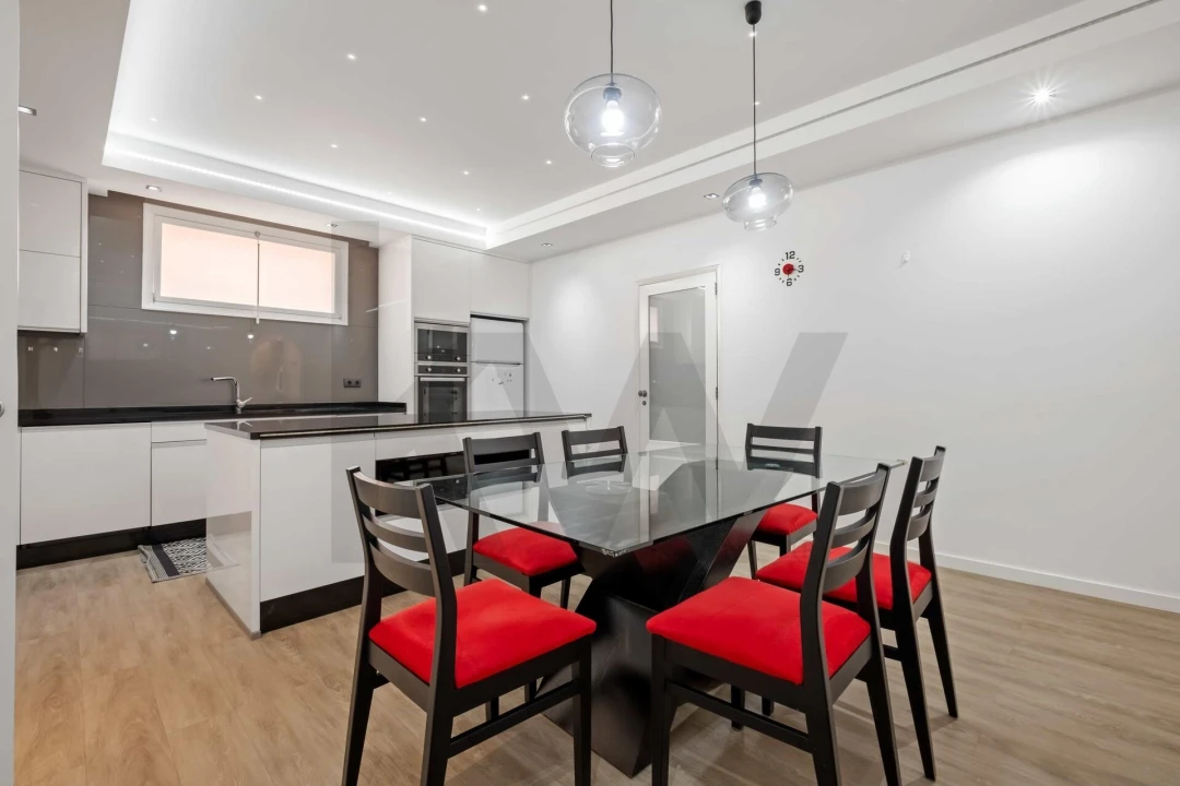 Moradia T4 para Venda em Camara de Lobos Foto 17