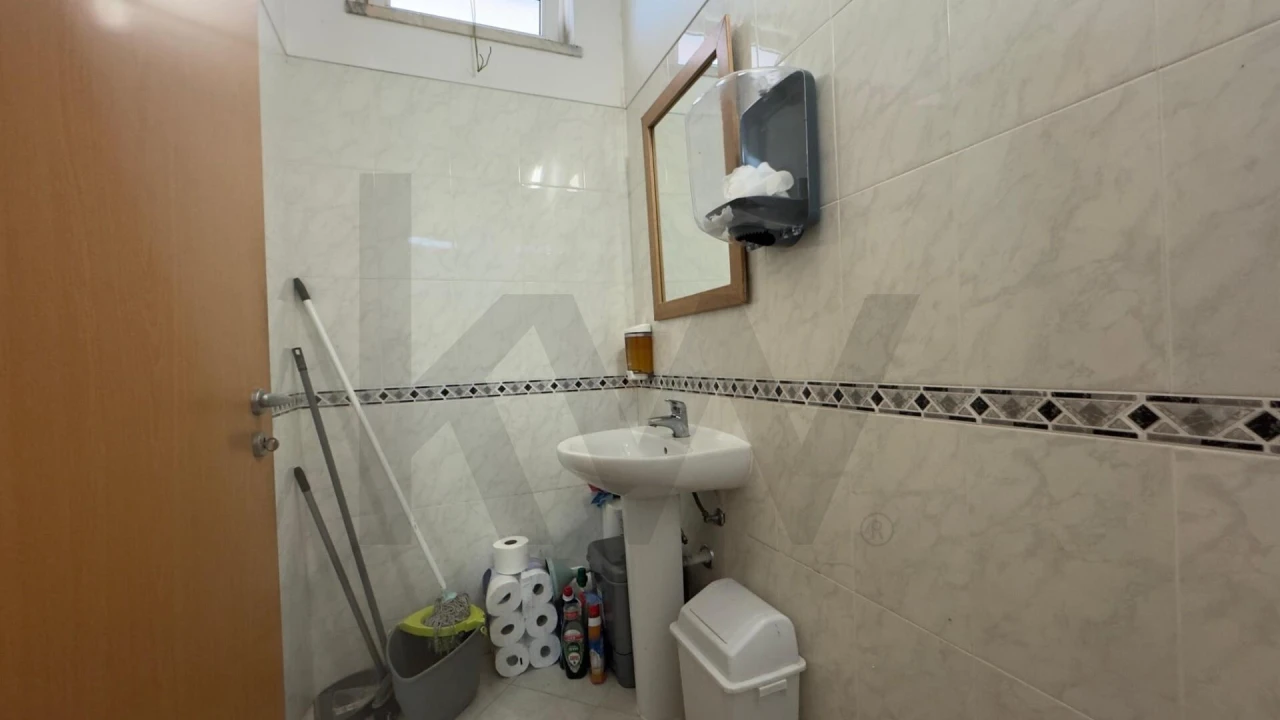 Loja para Venda em Quinta do Conde Foto 5