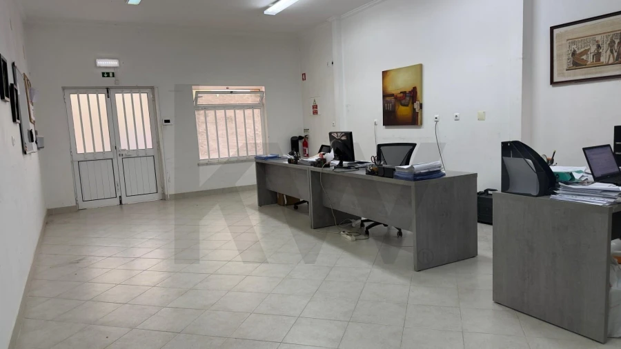 Loja para Venda em Quinta do Conde Foto 1