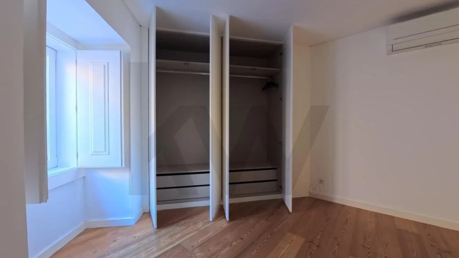 Apartamento T1 para Venda em Santa Maria Maior Foto 18