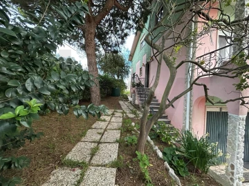 Moradia T4 para Venda em Charneca de Caparica e Sobreda