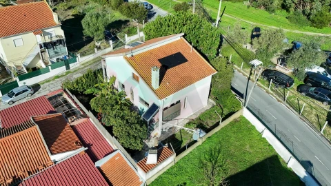 Moradia T4 para Venda em Charneca de Caparica e Sobreda