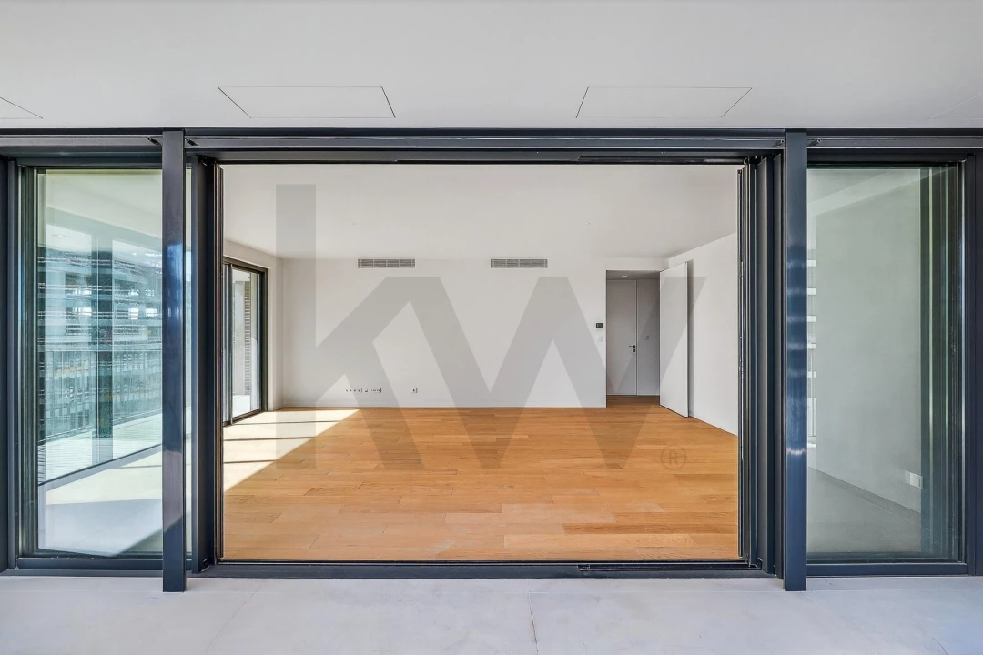 Apartamento T3 para Arrendamento em Algés, Linda-A-Velha e Cruz Quebrada-Dafundo Foto 4