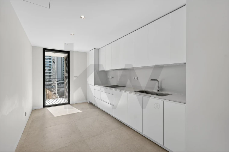 Apartamento T3 para Arrendamento em Algés, Linda-A-Velha e Cruz Quebrada-Dafundo Foto 12