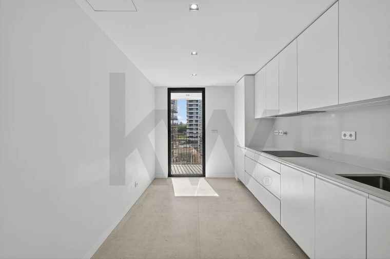 Apartamento T3 para Arrendamento em Algés, Linda-A-Velha e Cruz Quebrada-Dafundo Foto 13