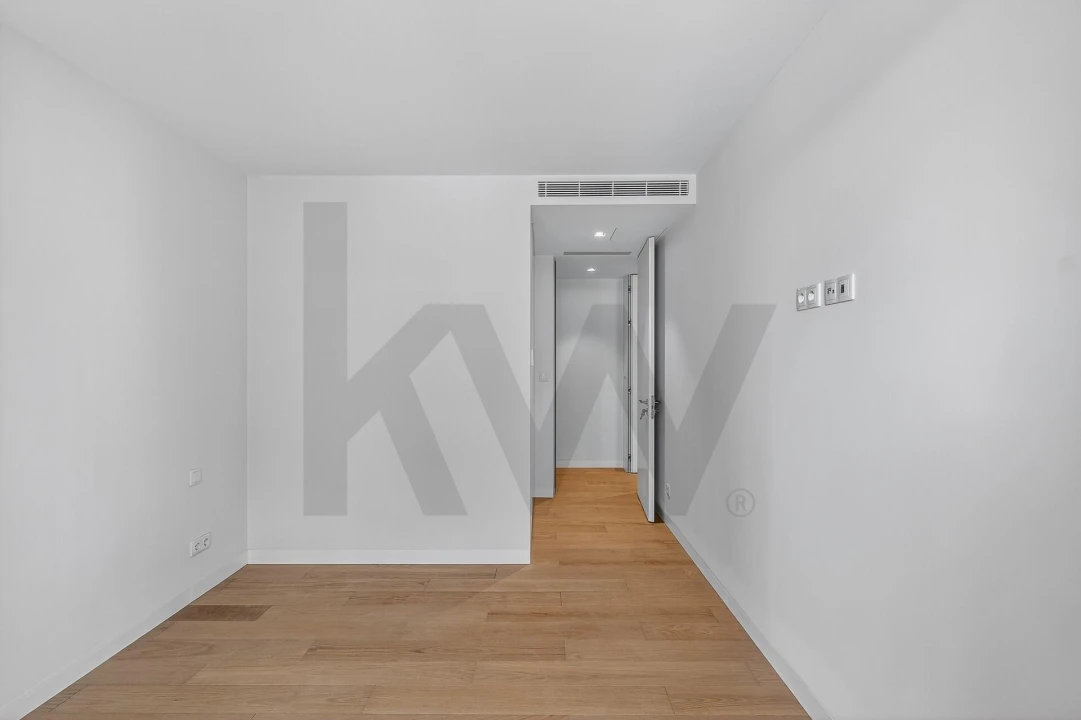 Apartamento T3 para Arrendamento em Algés, Linda-A-Velha e Cruz Quebrada-Dafundo Foto 22