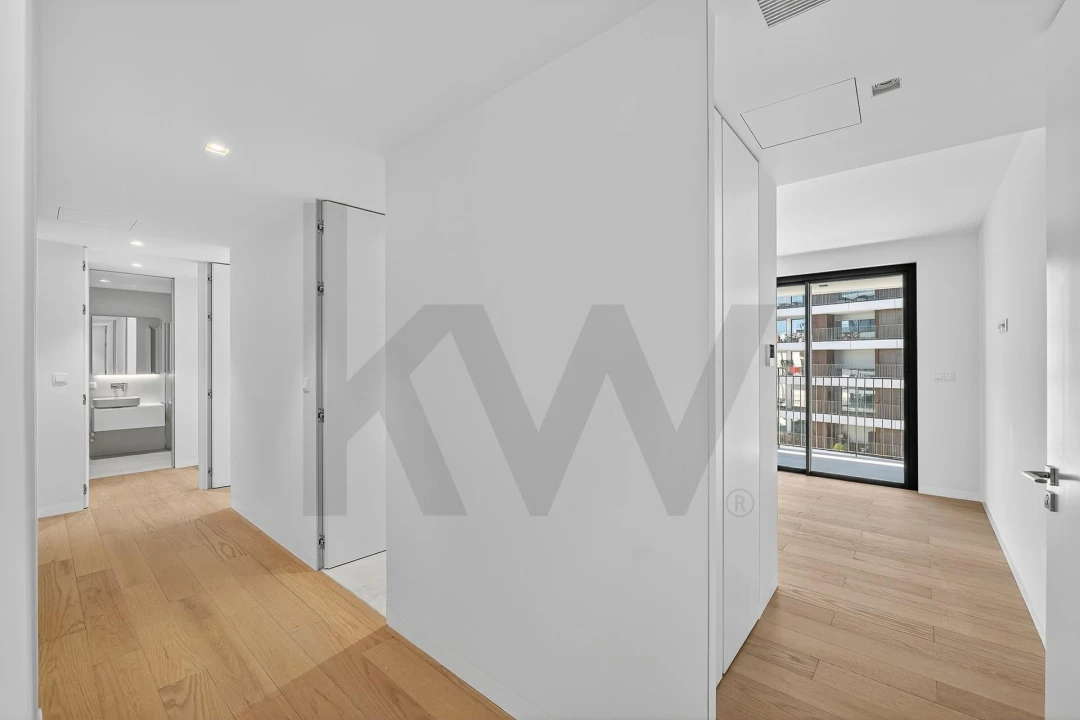 Apartamento T3 para Arrendamento em Algés, Linda-A-Velha e Cruz Quebrada-Dafundo Foto 18