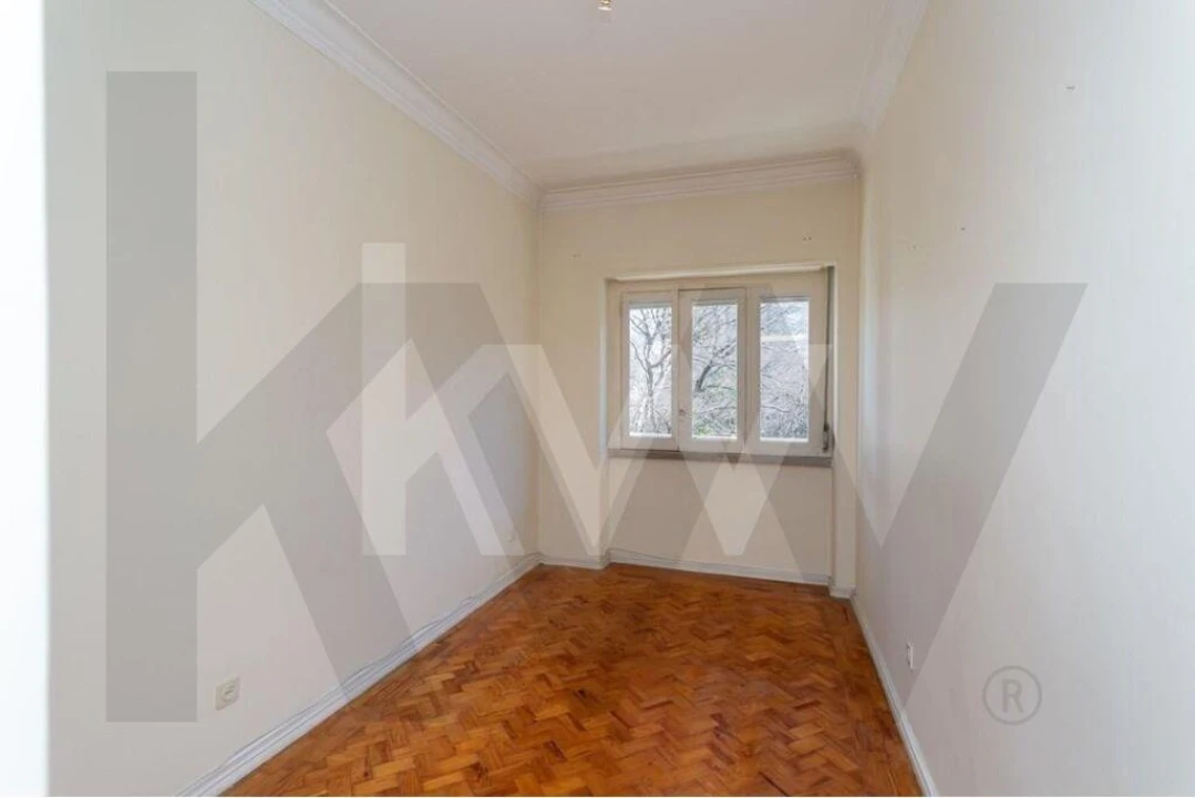 Apartamento T2 para Arrendamento em Campo de Ourique Foto 10