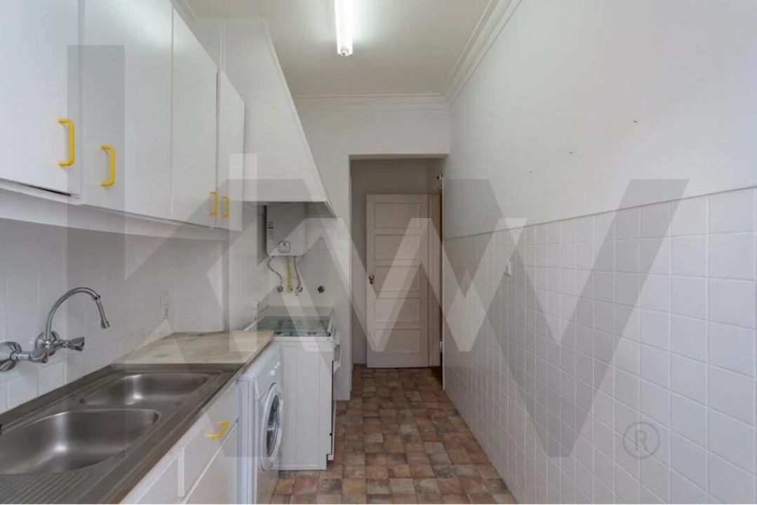 Apartamento T2 para Arrendamento em Campo de Ourique Foto 23
