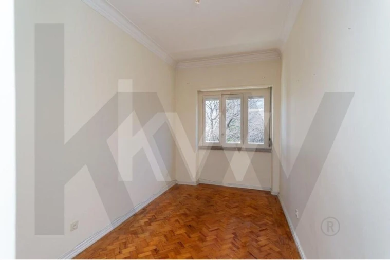 Apartamento T2 para Arrendamento em Campo de Ourique Foto 10