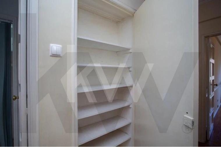 Apartamento T2 para Arrendamento em Campo de Ourique Foto 19