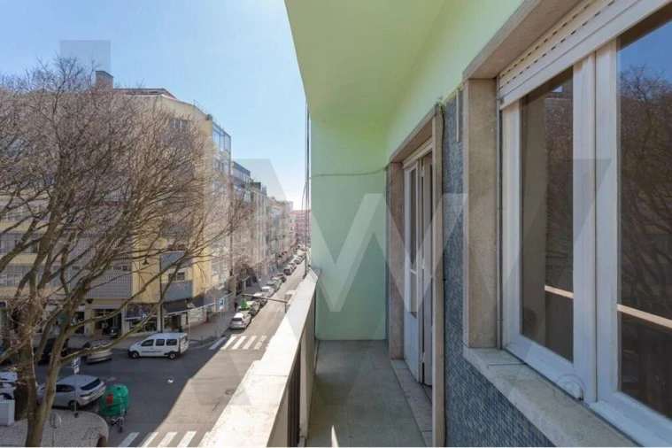 Apartamento T2 para Arrendamento em Campo de Ourique Foto 32