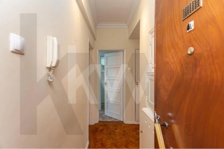 Apartamento T2 para Arrendamento em Campo de Ourique Foto 2