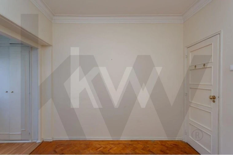 Apartamento T2 para Arrendamento em Campo de Ourique Foto 17