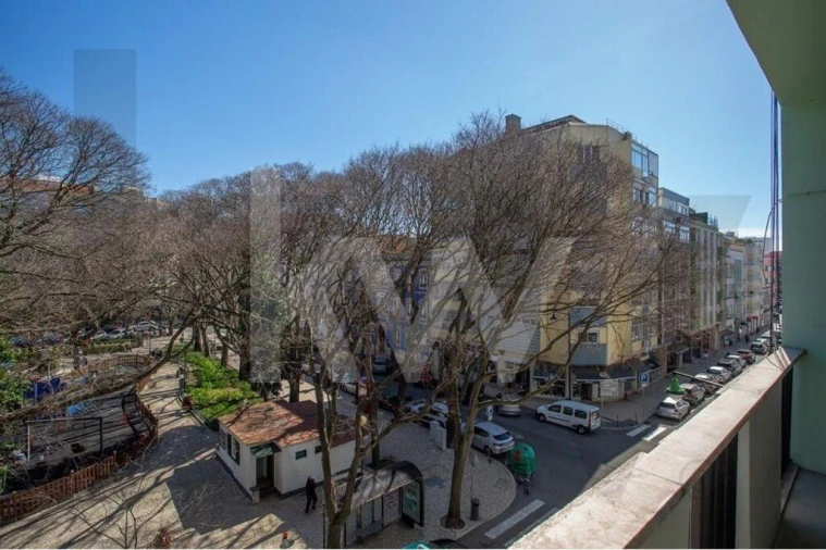 Apartamento T2 para Arrendamento em Campo de Ourique Foto 29