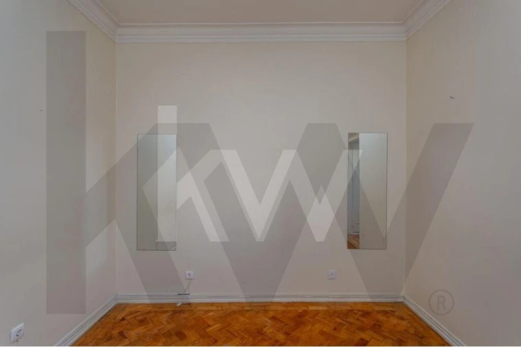 Apartamento T2 para Arrendamento em Campo de Ourique Foto 16