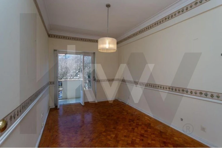 Apartamento T2 para Arrendamento em Campo de Ourique Foto 5