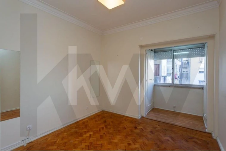 Apartamento T2 para Arrendamento em Campo de Ourique Foto 15