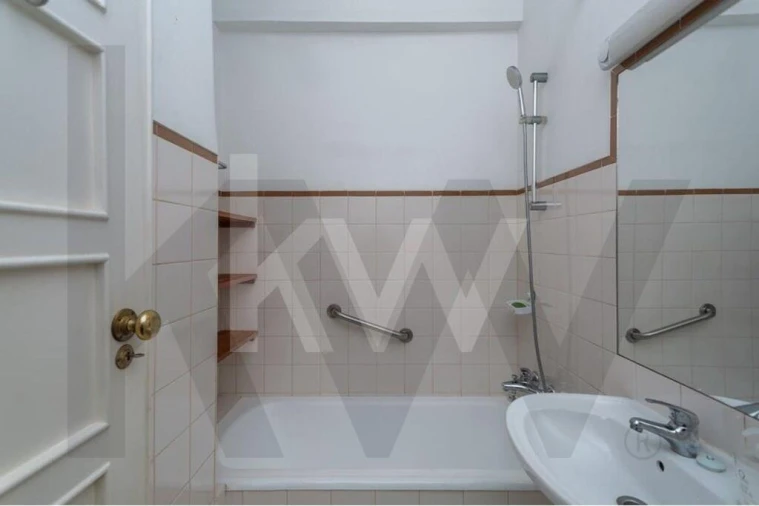 Apartamento T2 para Arrendamento em Campo de Ourique Foto 13