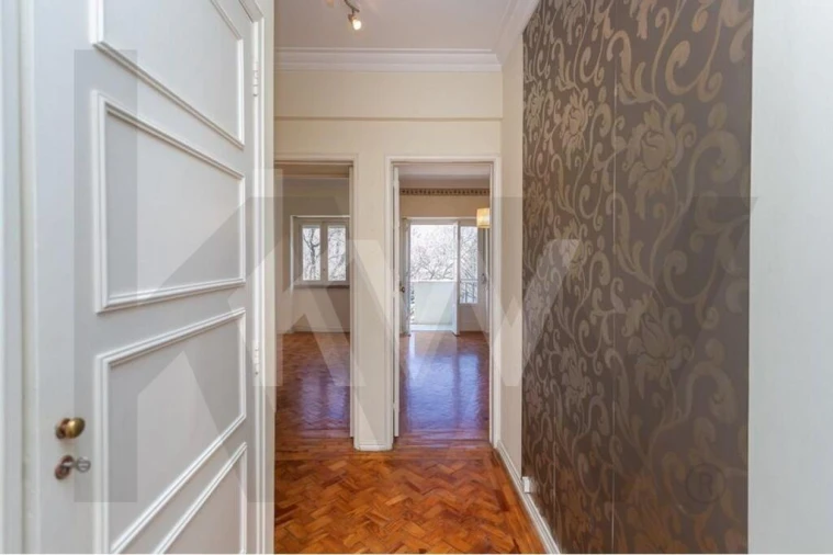 Apartamento T2 para Arrendamento em Campo de Ourique Foto 3