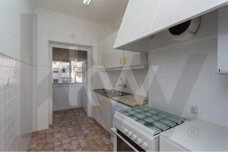 Apartamento T2 para Arrendamento em Campo de Ourique Foto 21