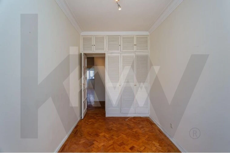 Apartamento T2 para Arrendamento em Campo de Ourique Foto 11