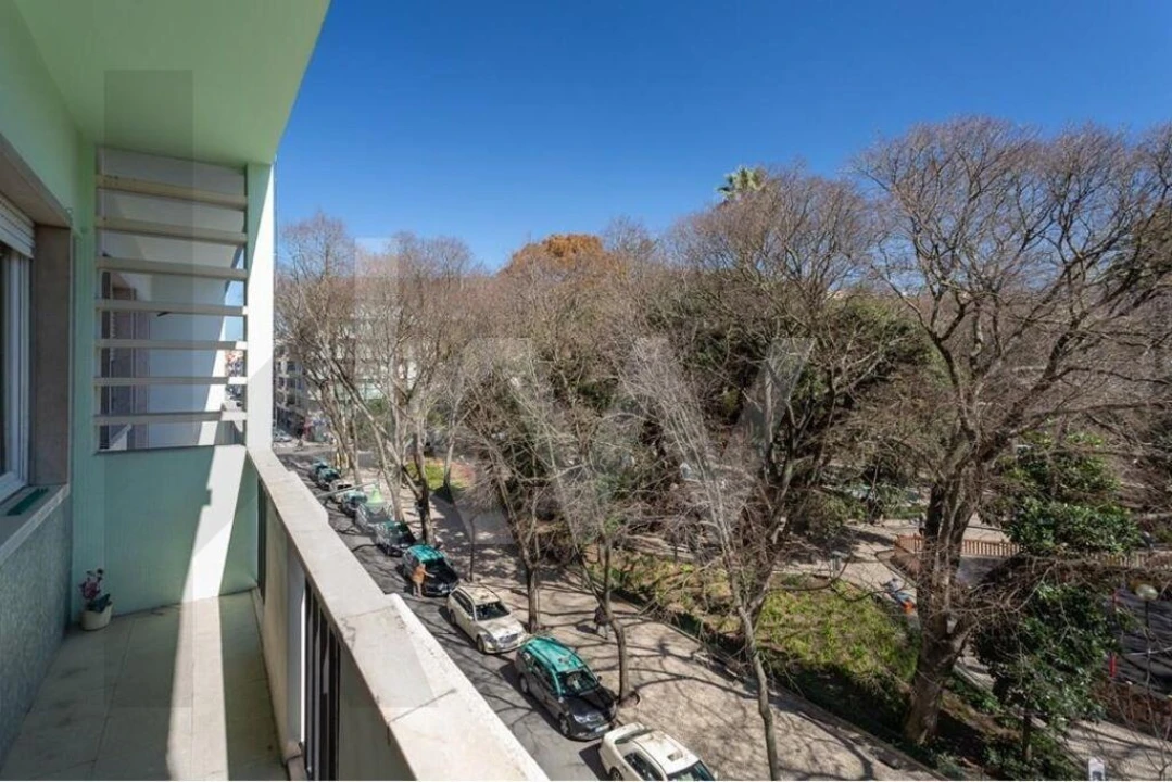 Apartamento T2 para Arrendamento em Campo de Ourique Foto 28