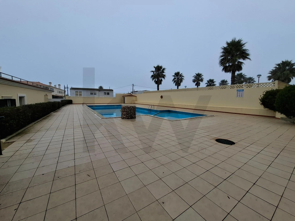 Apartamento T1 para Arrendamento em Ericeira Foto 11