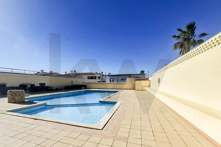 Apartamento T1 para Arrendamento em Ericeira Foto 14