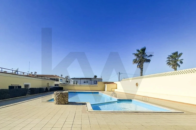 Apartamento T1 para Arrendamento em Ericeira Foto 13