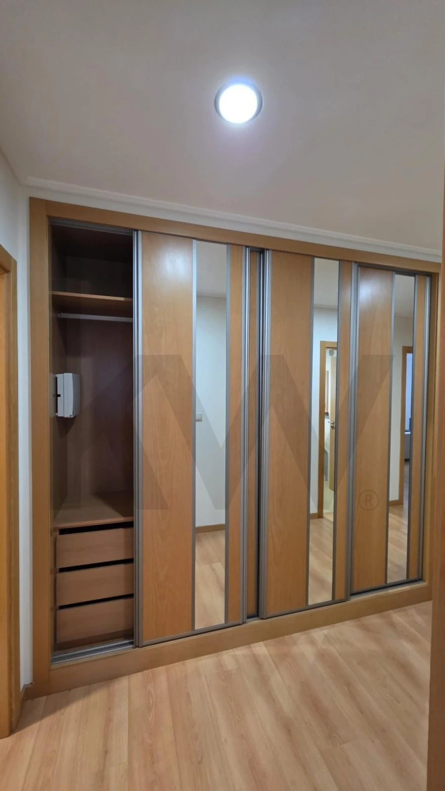 Apartamento T1 para Arrendamento em Ramada e Caneças Foto 3