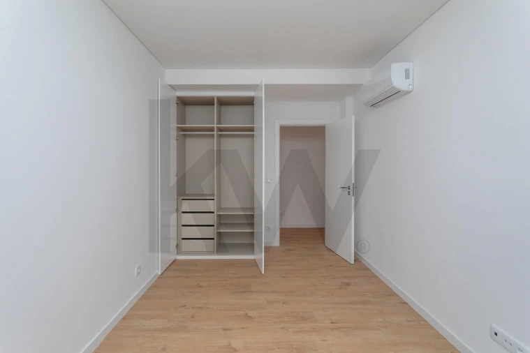 Apartamento T2 para Venda em Venteira Foto 12