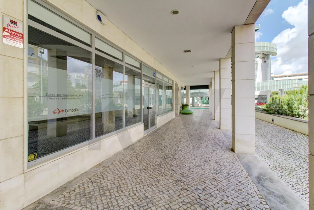 Loja para Arrendamento em Olivais Foto 10