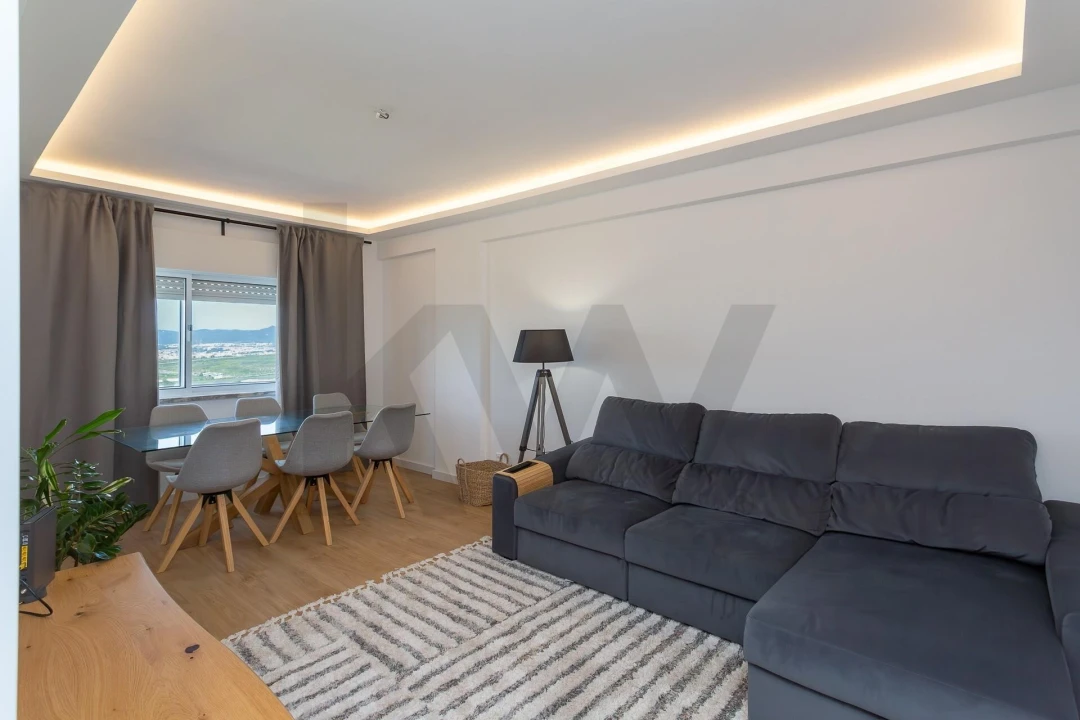 Apartamento T2 para Arrendamento em Cacém e São Marcos Foto 1