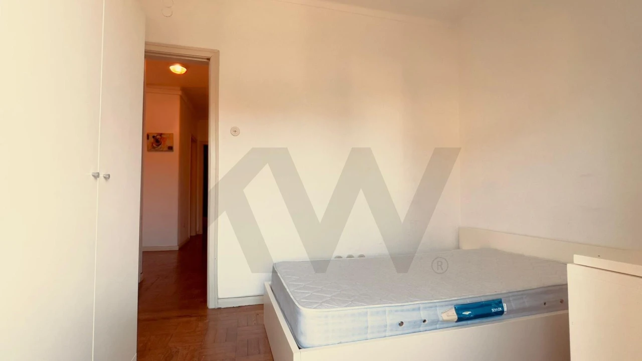 Apartamento T2 para Venda em Santo Antonio dos Olivais Foto 10