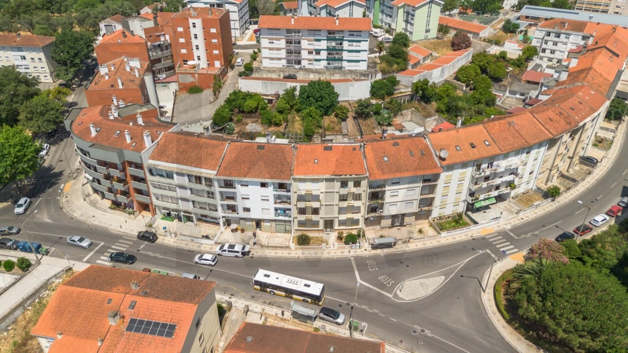 Apartamento T2 para Venda em Santo Antonio dos Olivais Foto 26