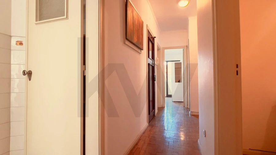Apartamento T2 para Venda em Santo Antonio dos Olivais Foto 3