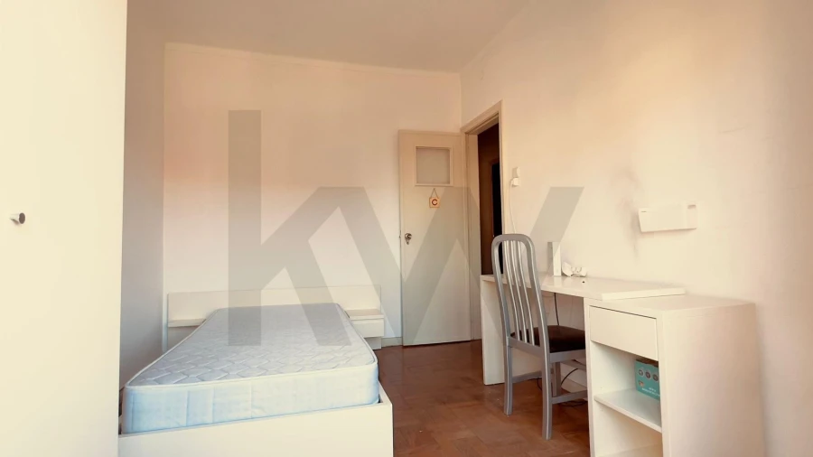 Apartamento T2 para Venda em Santo Antonio dos Olivais Foto 13