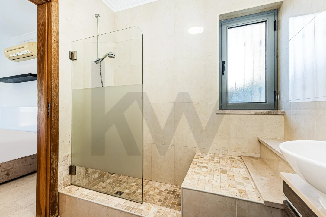 Moradia T3 para Arrendamento em Guia Foto 12