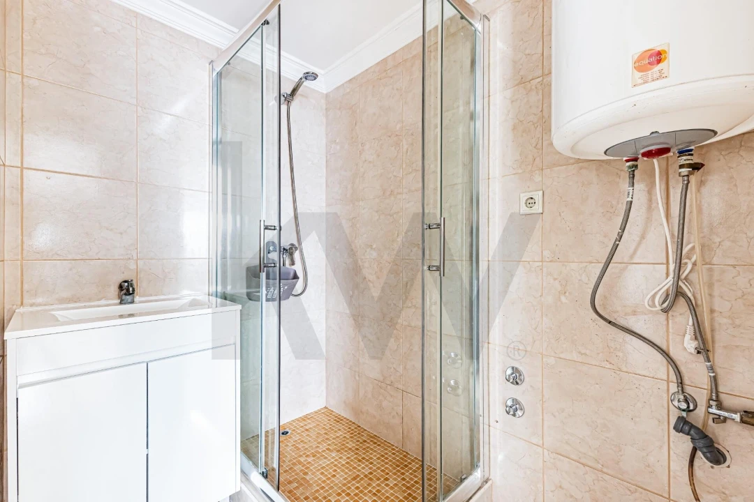 Moradia T3 para Arrendamento em Guia Foto 34