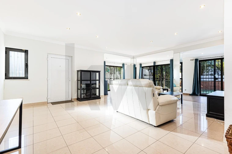 Moradia T3 para Arrendamento em Guia Foto 4