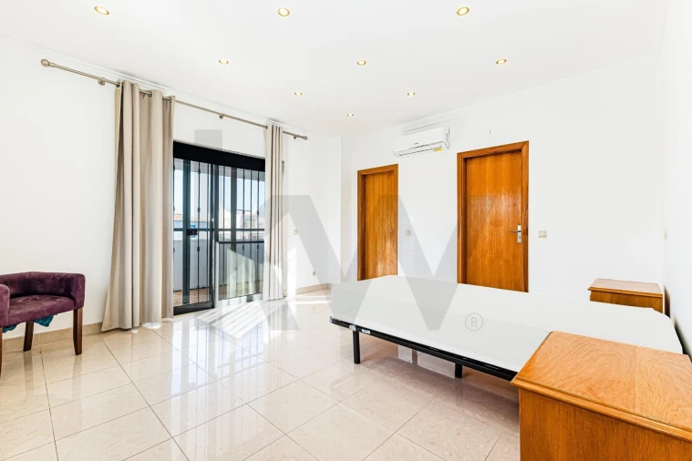 Moradia T3 para Arrendamento em Guia Foto 25