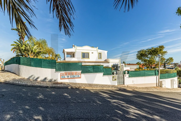 Moradia T3 para Arrendamento em Guia Foto 41