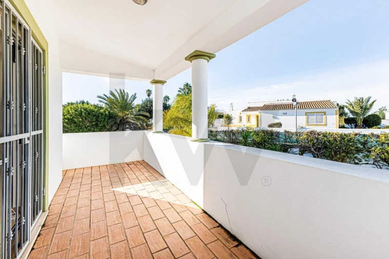 Moradia T3 para Arrendamento em Guia Foto 30