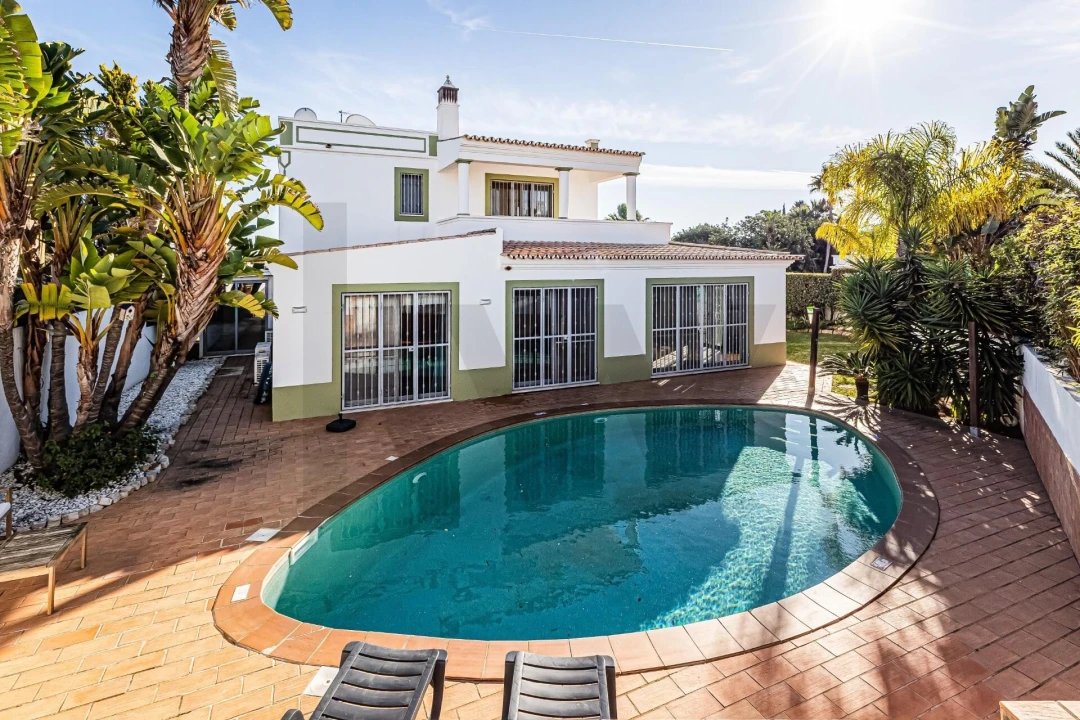 Moradia T3 para Arrendamento em Guia Foto 1