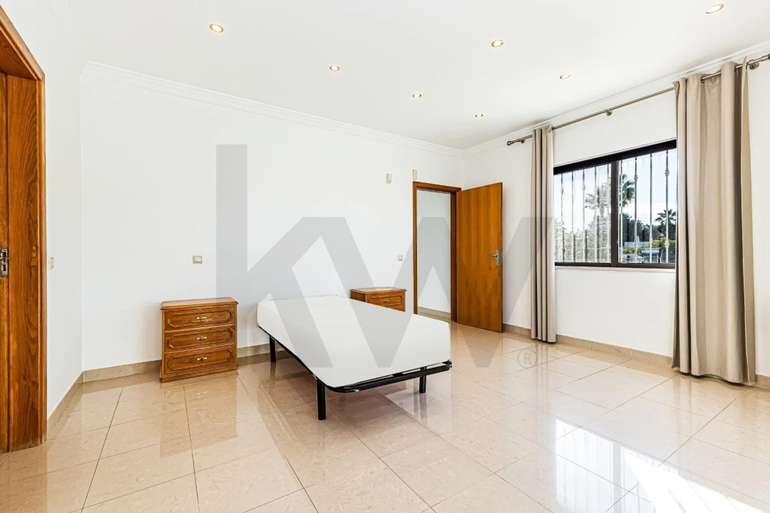 Moradia T3 para Arrendamento em Guia Foto 26