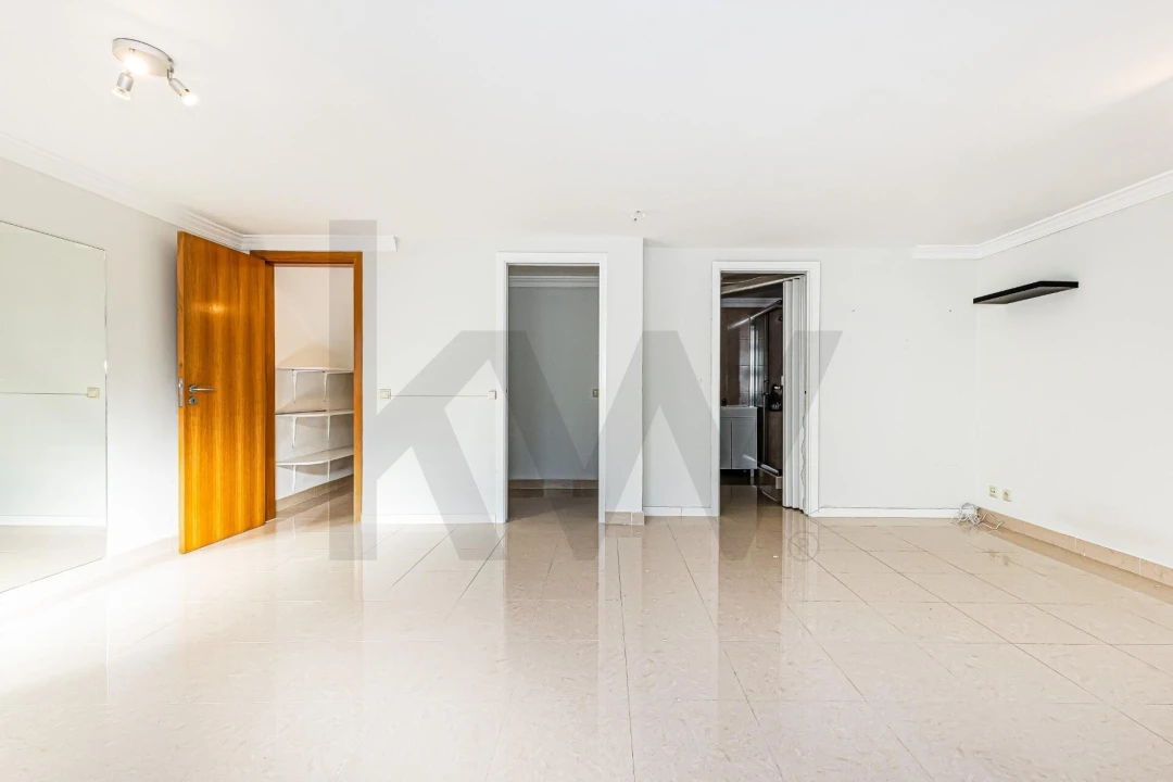 Moradia T3 para Arrendamento em Guia Foto 31